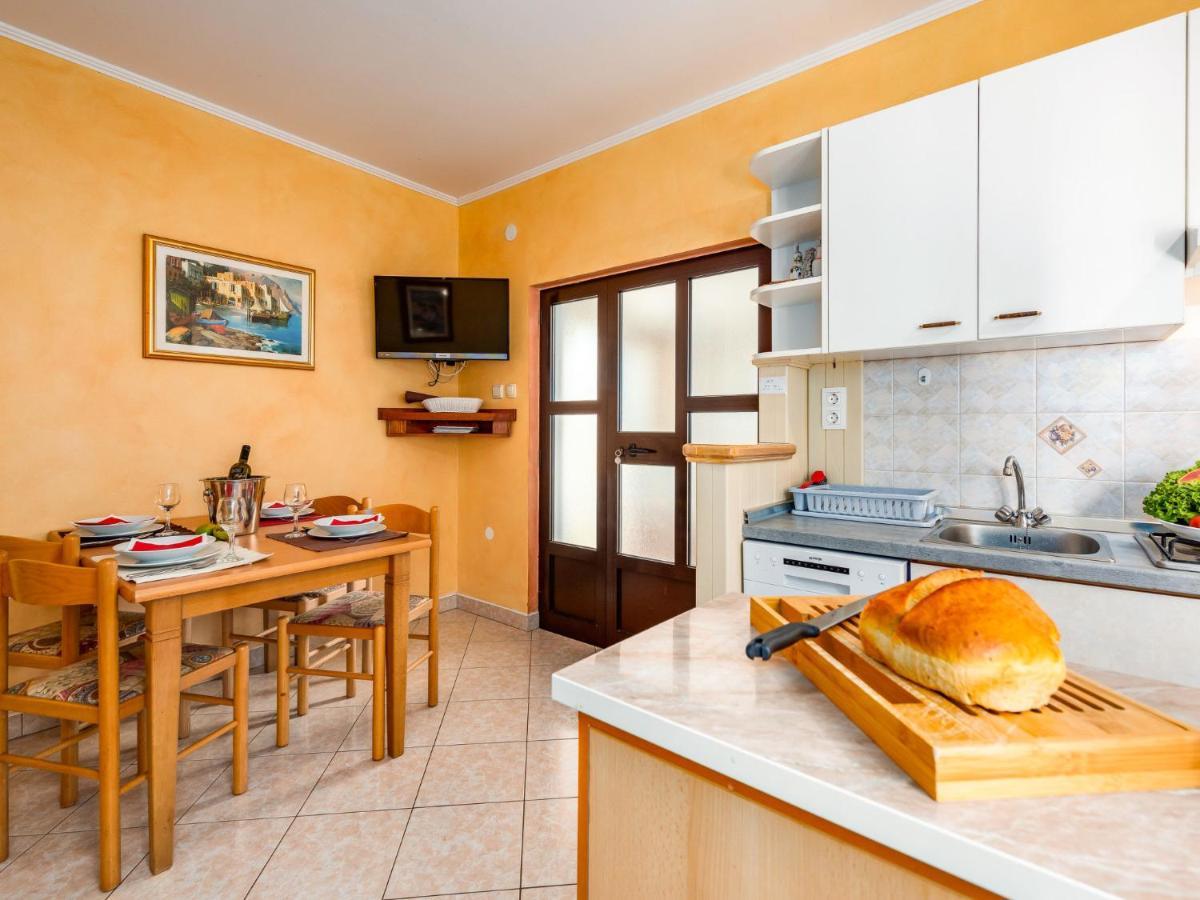 Holiday Home Hacienda - PZN316 Tinjan Exterior foto