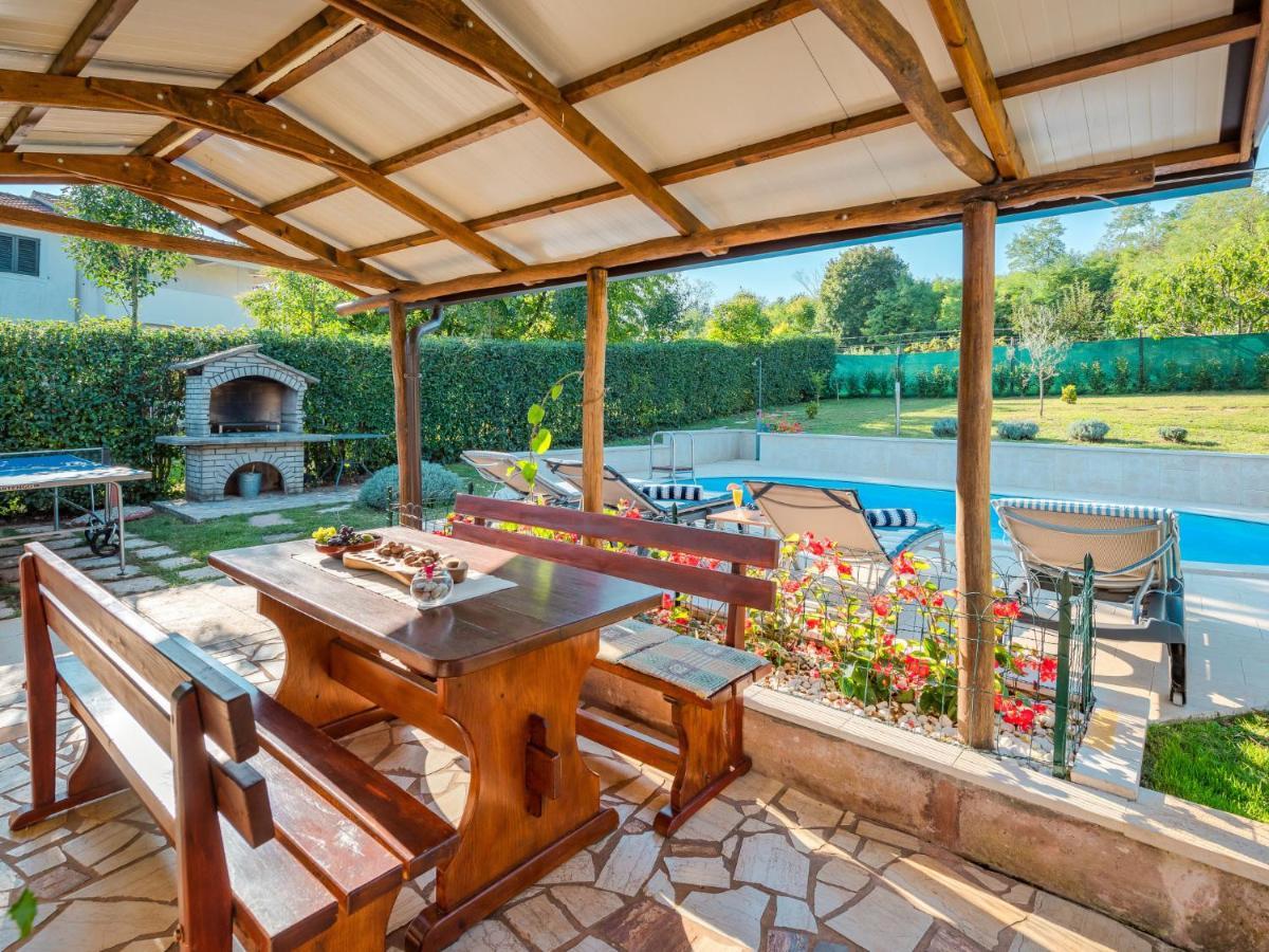 Holiday Home Hacienda - PZN316 Tinjan Exterior foto