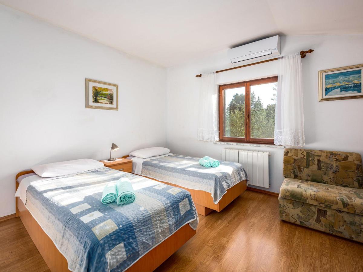 Holiday Home Hacienda - PZN316 Tinjan Exterior foto